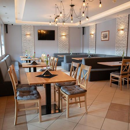 Aparthotel Babilon Krzeszow à Krzeszow  Extérieur photo