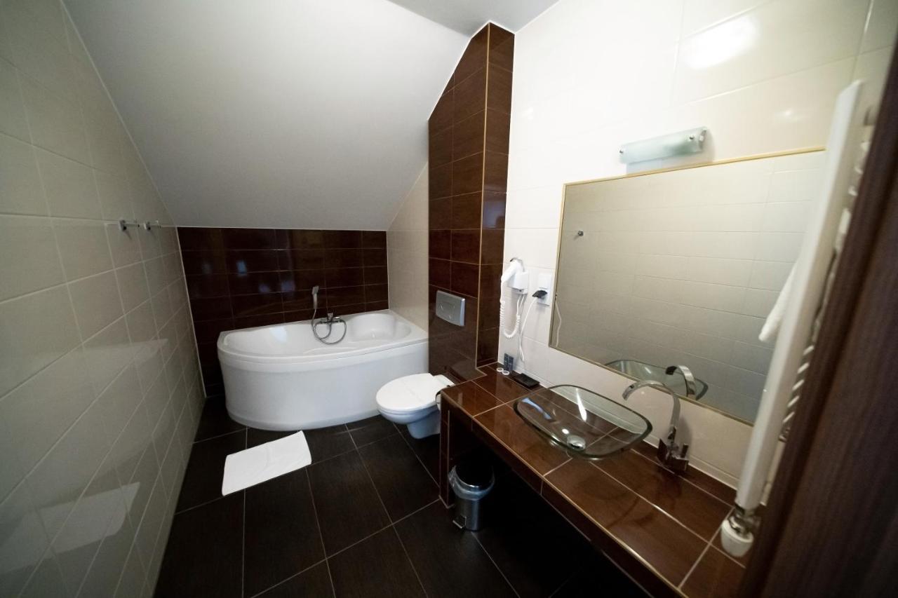 Aparthotel Babilon Krzeszow à Krzeszow  Extérieur photo
