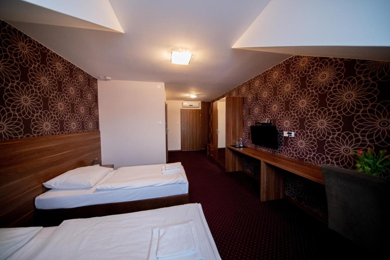 Aparthotel Babilon Krzeszow à Krzeszow  Extérieur photo