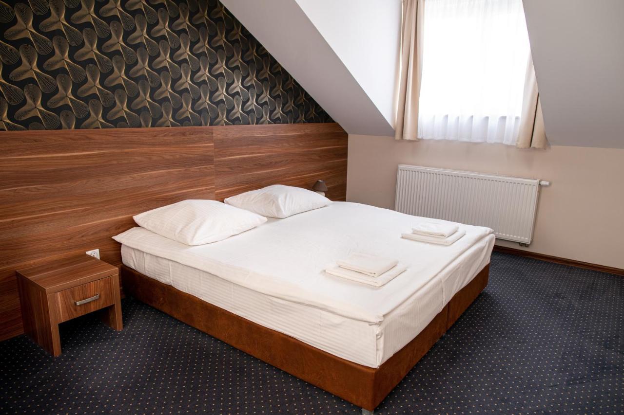 Aparthotel Babilon Krzeszow à Krzeszow  Extérieur photo