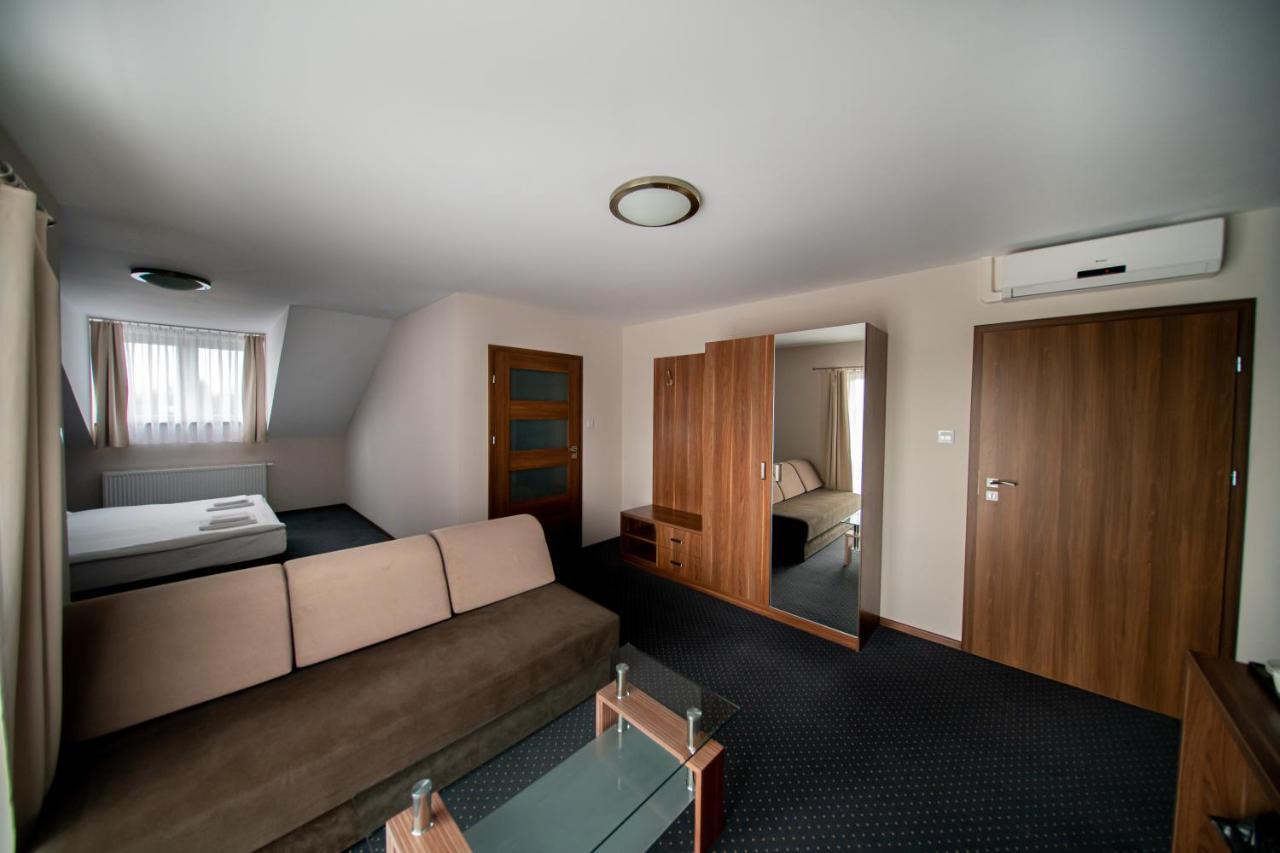 Aparthotel Babilon Krzeszow à Krzeszow  Extérieur photo