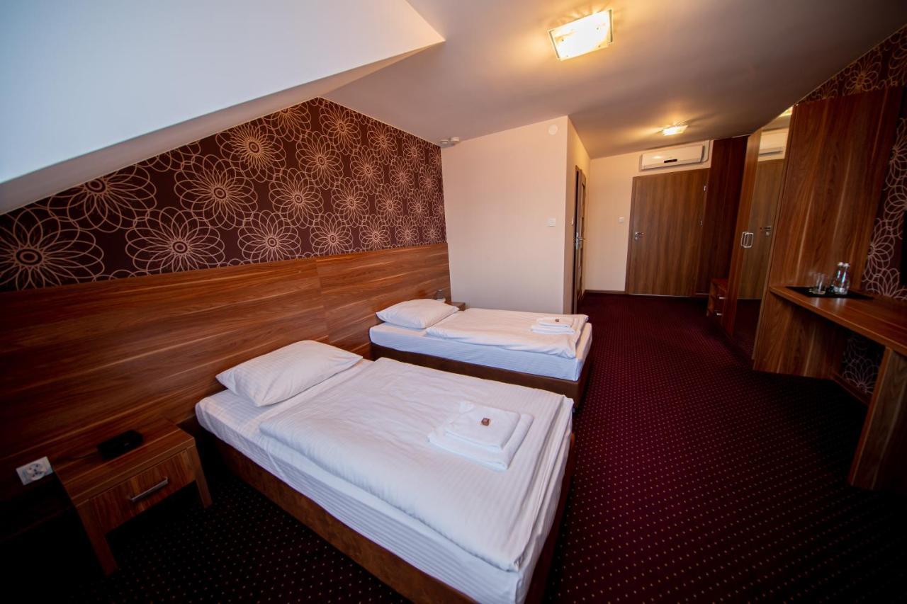 Aparthotel Babilon Krzeszow à Krzeszow  Extérieur photo