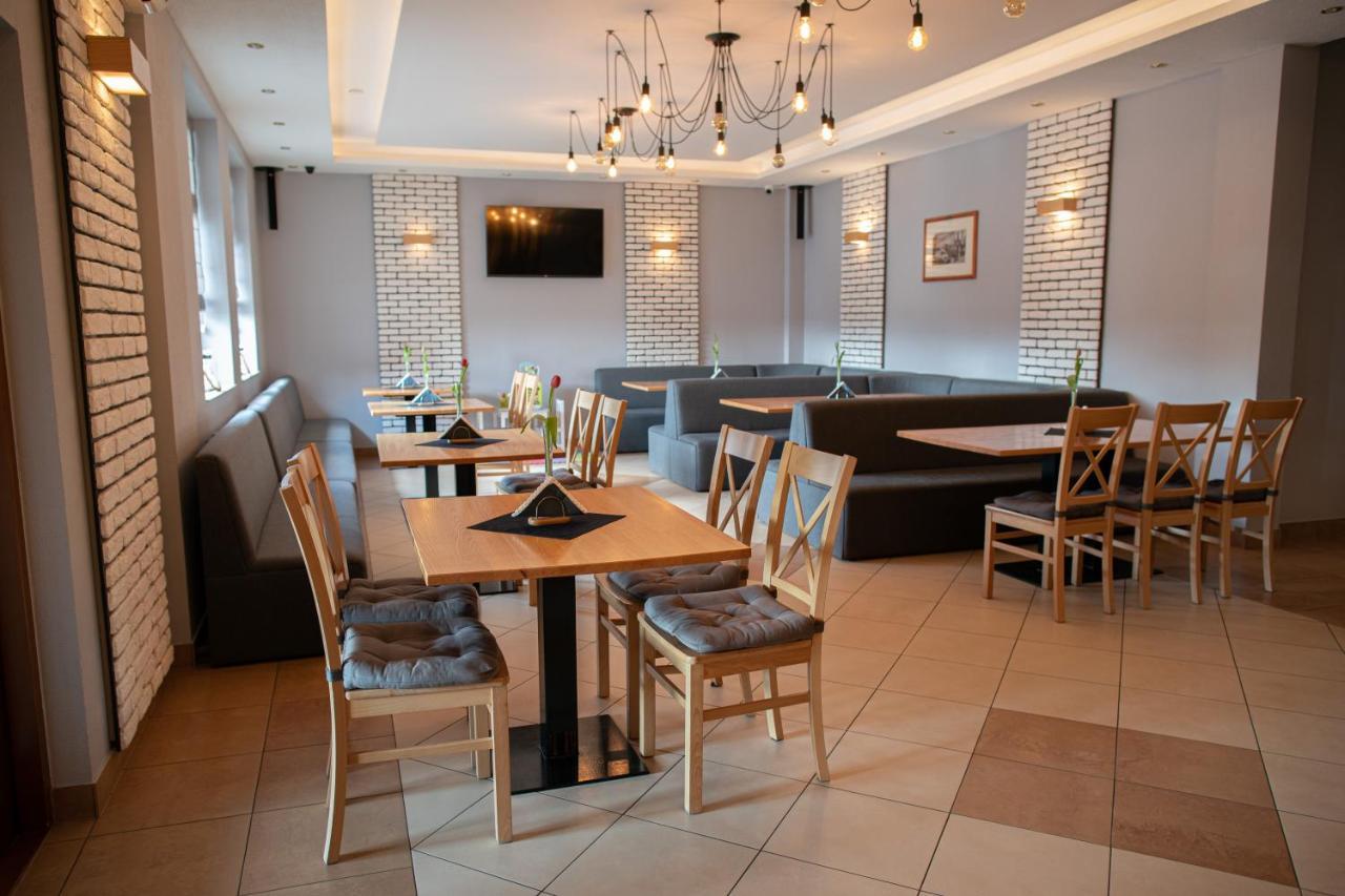 Aparthotel Babilon Krzeszow à Krzeszow  Extérieur photo