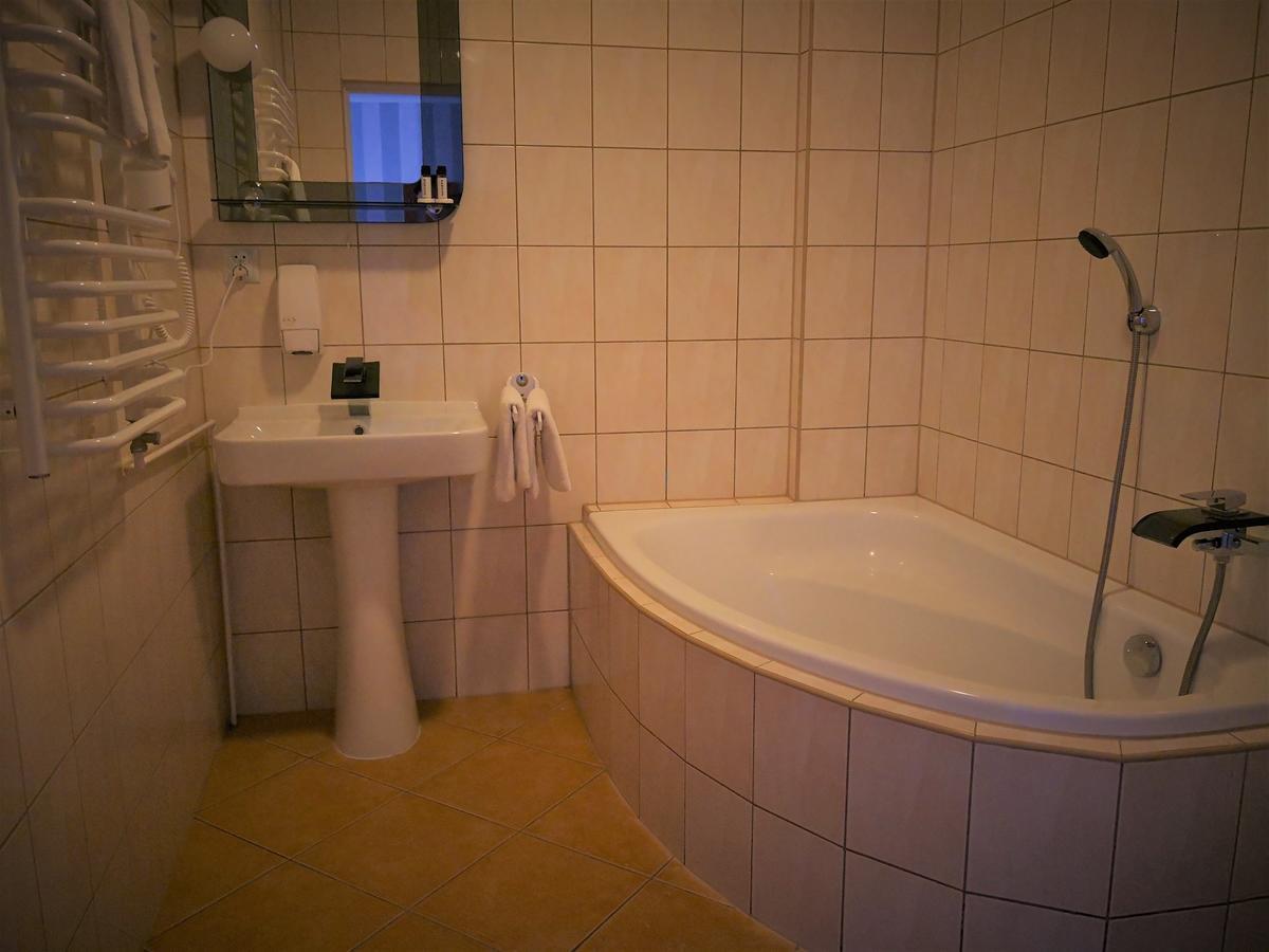 Aparthotel Babilon Krzeszow à Krzeszow  Extérieur photo